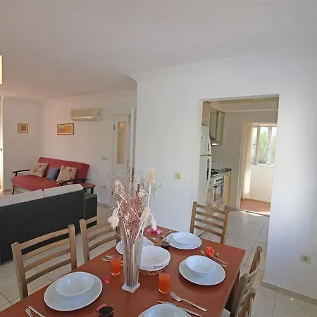 Oasis Lettings A14 *