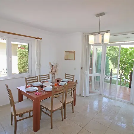 Oasis Lettings A14 Villa