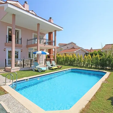 Oasis Lettings A14 Villa *