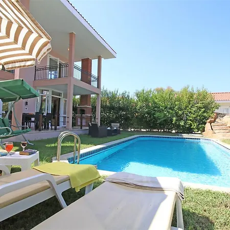 Vila Oasis Lettings A14